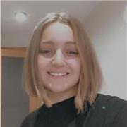 Joven estudiante, aplicada y decidida. Soy graduada en Ciencias experimentales en la universidad y actualmente estoy estudiando un máster en exploración de hidrocarburos y recursos minerales. Estoy cualificada para dar Matemáticas, Química y Biología